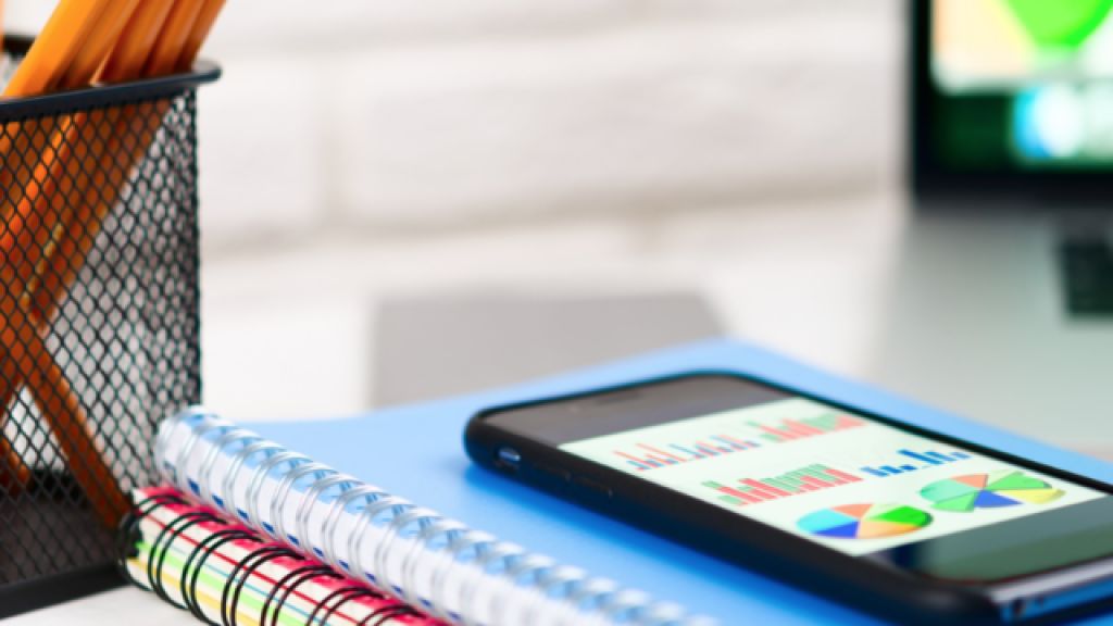 Can school take your phone