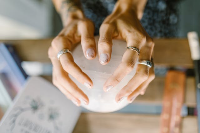 Best Online Astrologer Available in Kuala Lumpur